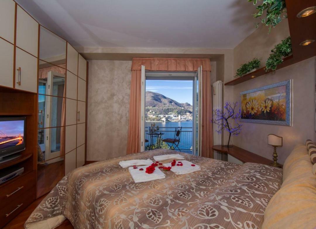 Lo Specchio Sul Lago - The House Of Travelers Όπως Εξωτερικό φωτογραφία